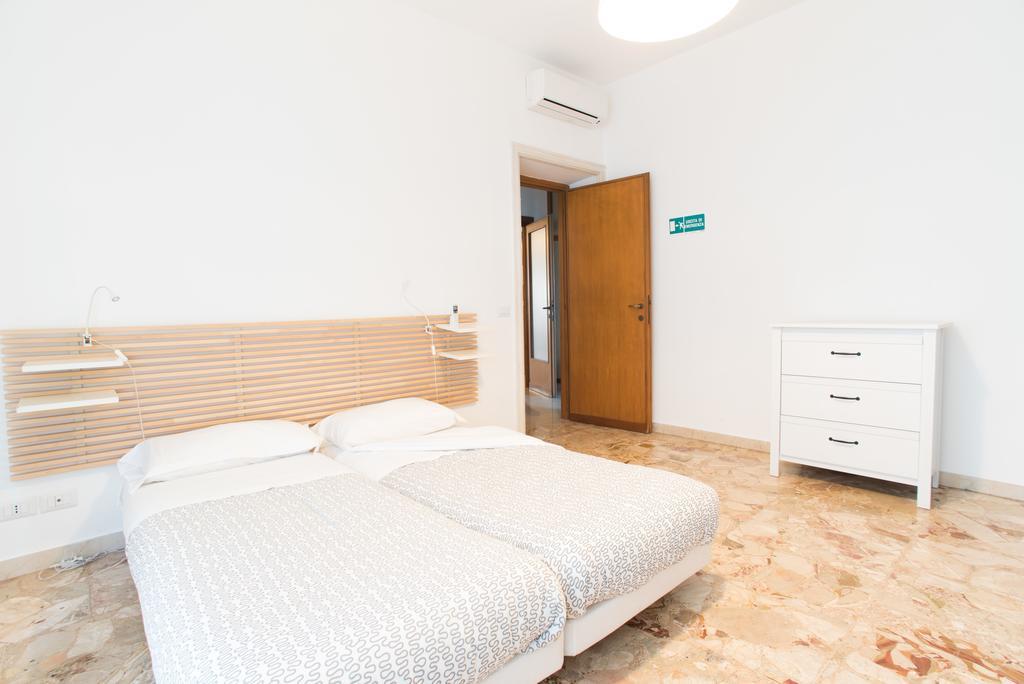 Semesterbostad House In The